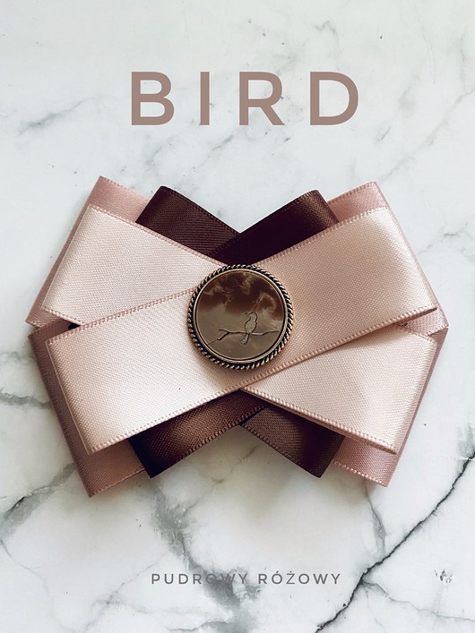broszki Brosza z kolekcji BIRD z masy perłowej z cudnym ptaszkiem NEW