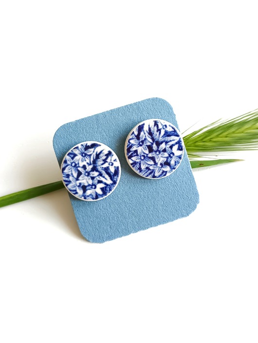 kolczyki ceramiczne Kolczyki ceramiczne w kobaltowe kwiaty