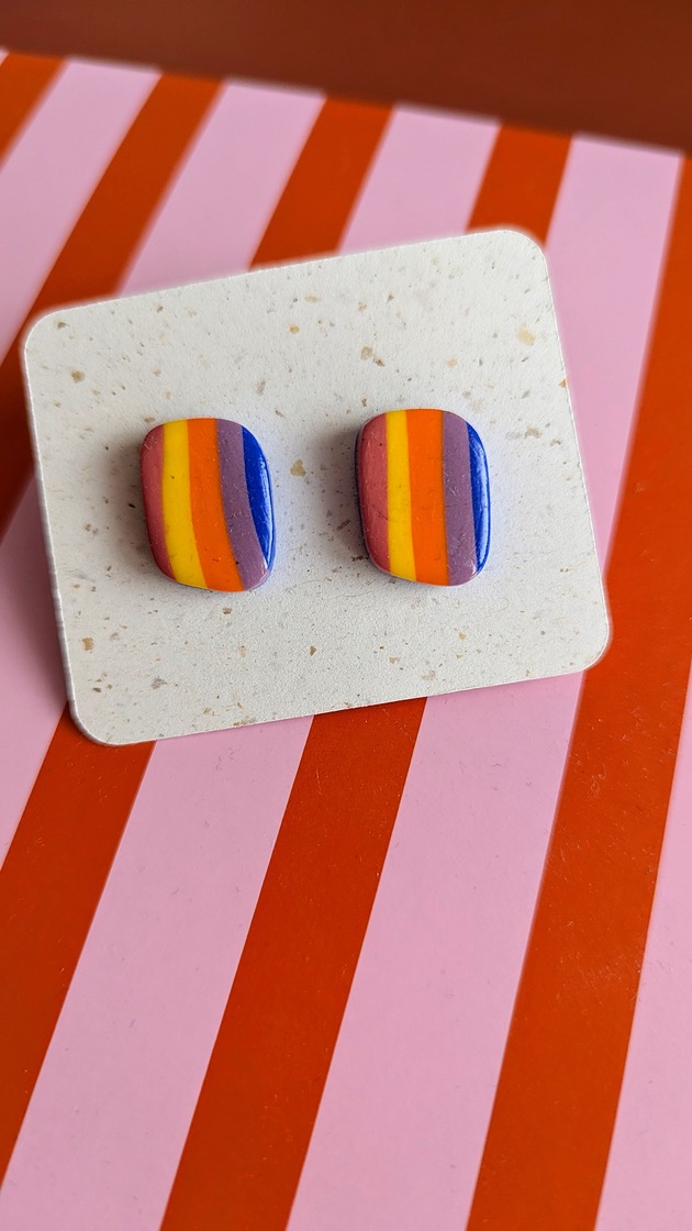 kolczyki z masy plastycznej Kolczyki sztyfty w paseczki