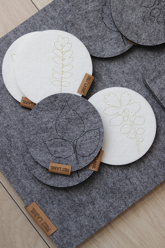 podkładki do kuchni Cztery podkładki filcowe z liściem