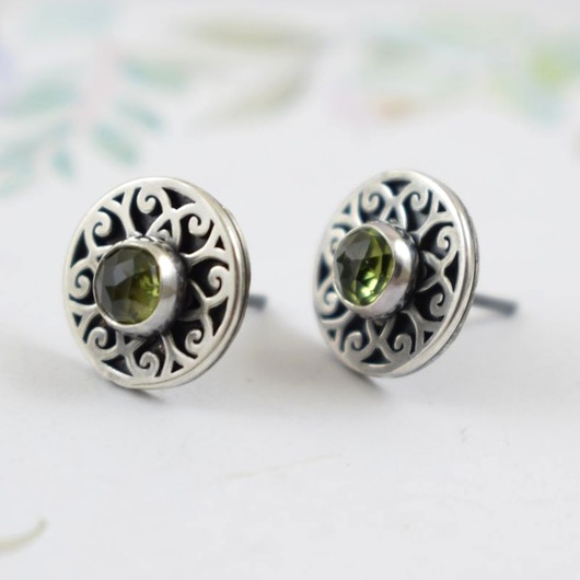Dots - sztyfty z peridotem Sunflower Kornelia Kubinowska