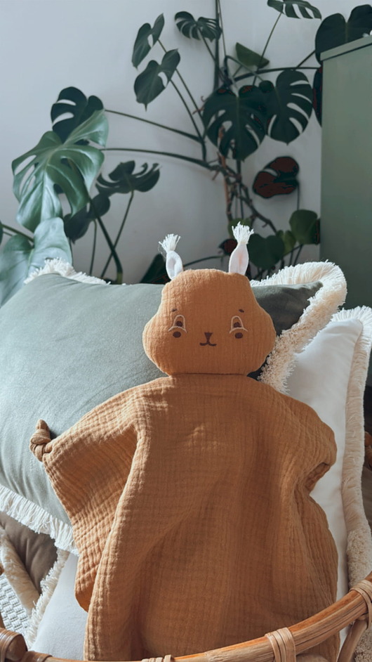 gryzaki i śliniaki dla dzieci Przytulanka dudu wiewiórka camel