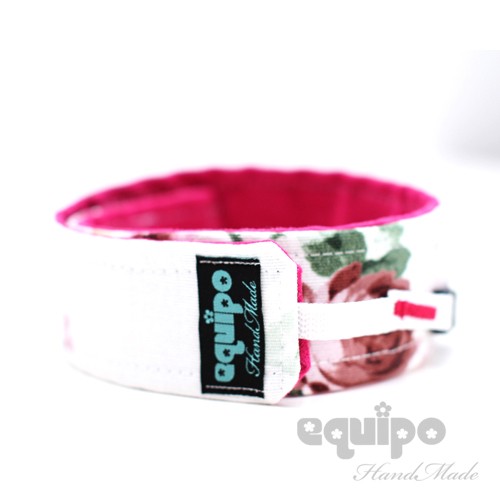 Camera Strap Flower on white z haftem equipo