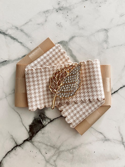 broszki Brosza z liściem ze ślicznym liściem z kryształków   Liść