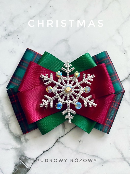 broszki Brosza z okazałą śnieżynką / gwiazdką z kryształków New