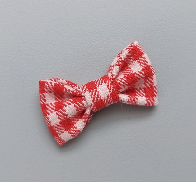 broszki Broszka kokarda czerwona kratka