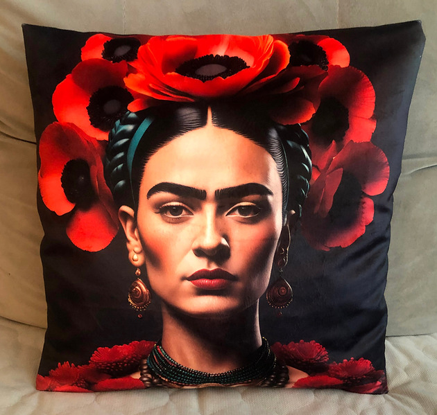 poduszki z grafiką Poszewka ozdobna Frida Kahlo