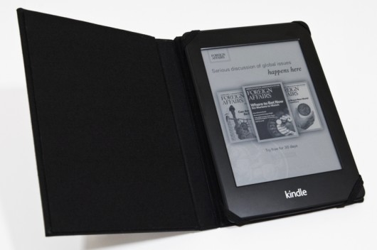 Okładka Kindle. Wygląda jak książka, czarna Prohiberi