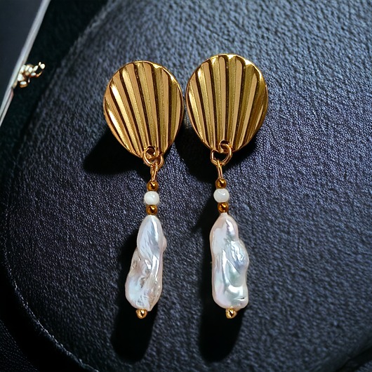 kolczyki z kamieniami Zjawiskowe kolczyki : PERŁY i stal pozłacana