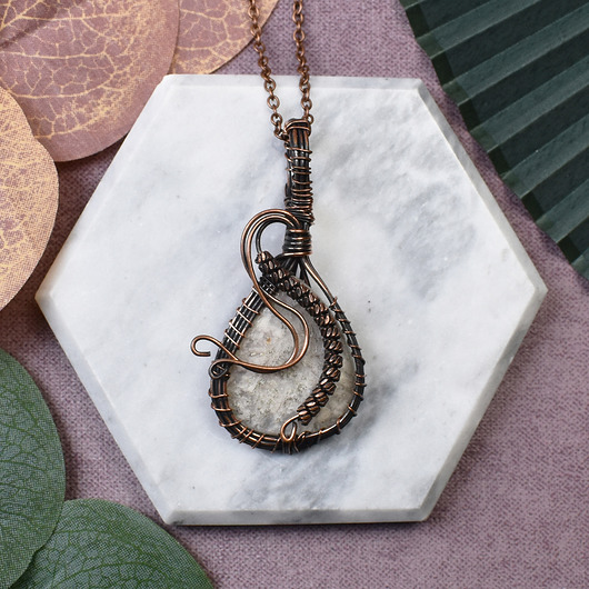 wisiory Miedziany wisiorek wire wrapping z białym kwarcem #226