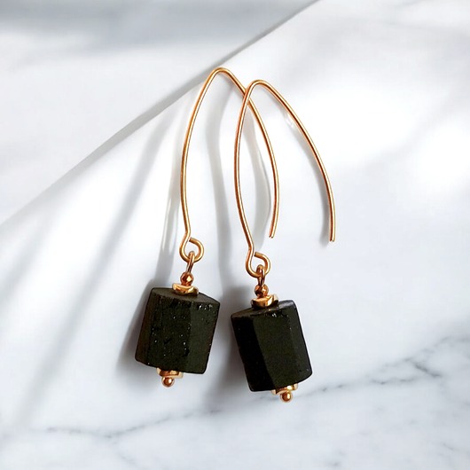 kolczyki z kamieniami Turmalin surowy : kolczyki długie : glam