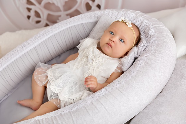 Kokon niemowlęcy duży szare wzory z koronką Royal Child