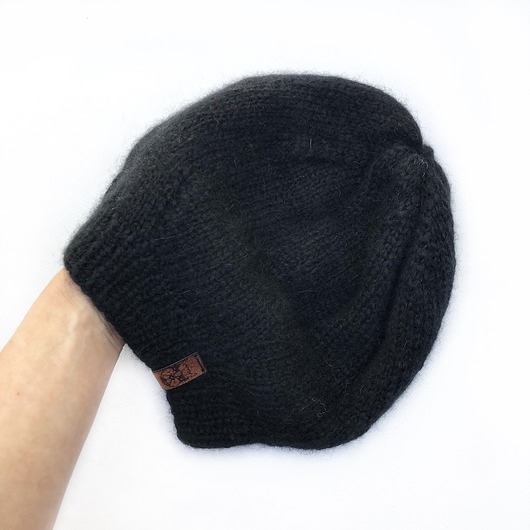 Czapka beretowa z alpaki Black Is Cool Holy Alpaca Knit