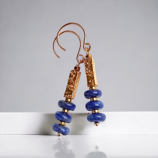kolczyki z kamieniami EFEKTOWNE kolczyki : lapis lazuli, lawa : granat i złoto