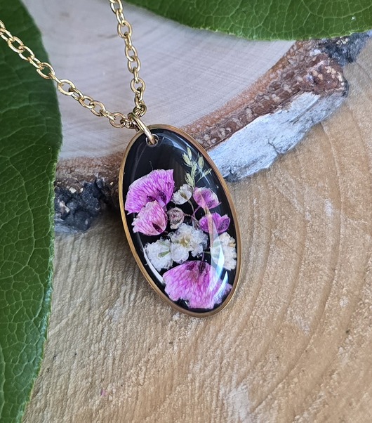 wisiory Złoty wisiorek prawdziwe kwiaty zawieszka różowa rośliny czarna