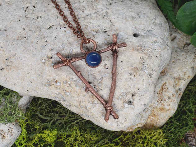 wisiory Miedziany wisior z chalcedonem Symbol żywiołu wody