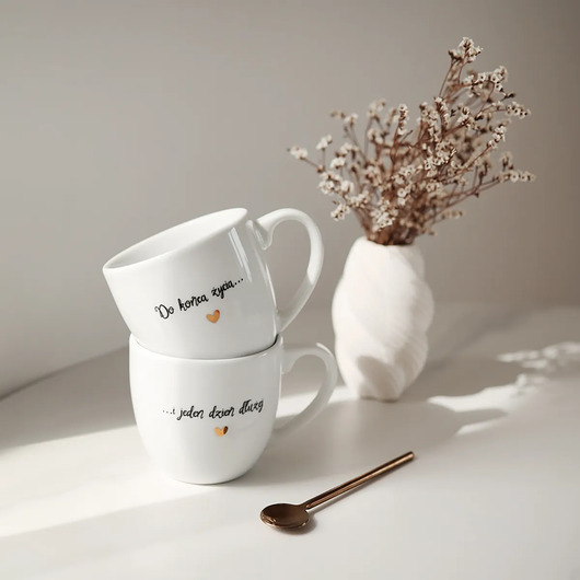 kubki Zestaw 2 białych kubków porcelanowych 300 ml - motyw złotego serca z napisem
