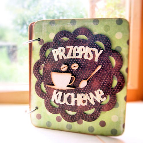 Przepiśnik Kuchenny z filiżanką. Z Papieru Tworzone