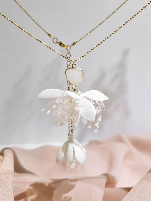 Biżuteria ślubna Naszyjnik white z tiulem nude/gold z kolekcji Blossom Garden
