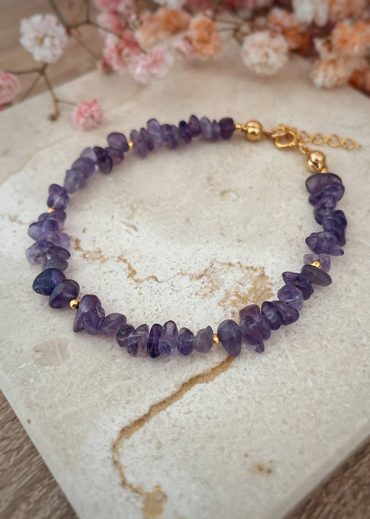bransoletki z kamieni naturalnych Bransoletka pozłacana z kamieni naturalnych Ametyst sieczka