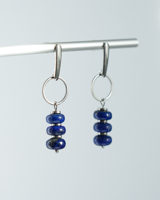 kolczyki z kamieniami Eleganckie kolczyki z lapisem lazuli
