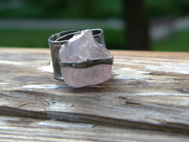 pierścionki - różne Roman Ancient Ring ;) surowy kwarc różowy