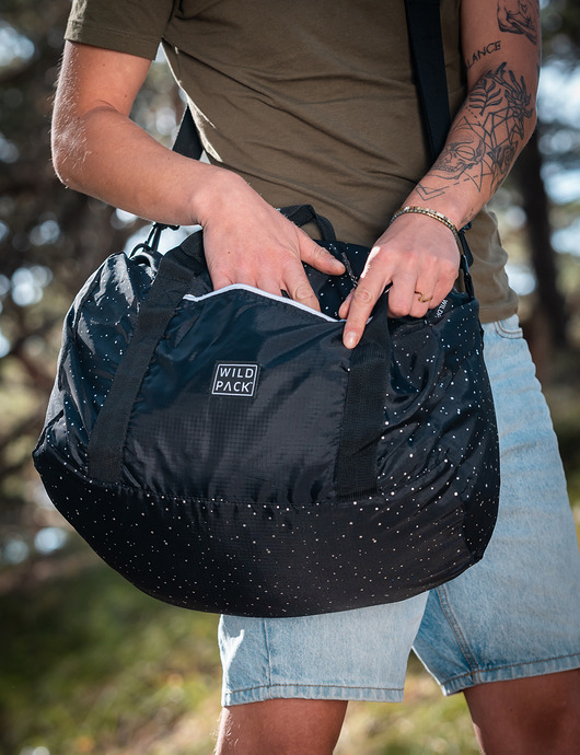torby i nerki męskie Torba Duffle 35L Czarna - Składana w małą torebkę