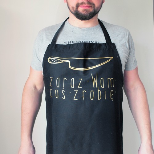 Zaraz Wam coś zrobię Fartuch czarny ONE MUG A DAY