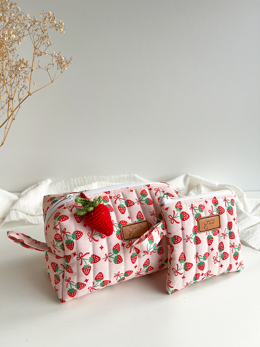kosmetyczki Truskawkowa  kosmetyczka  box + mini