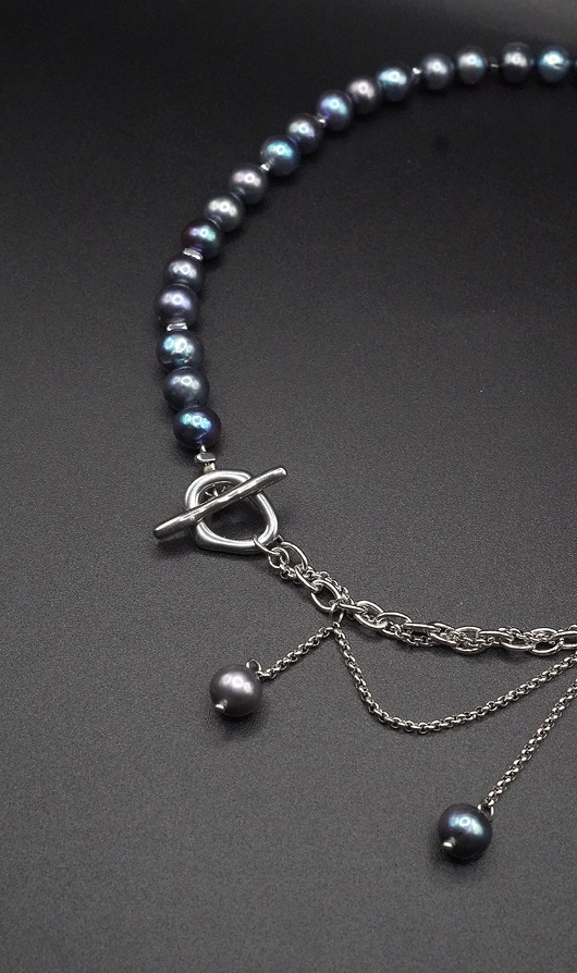 kolie Naszyjnik z czarną perłą "Modern pearl"