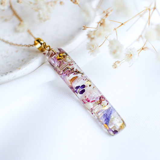 wisiory Wisiorek z kompozycją kwiatową