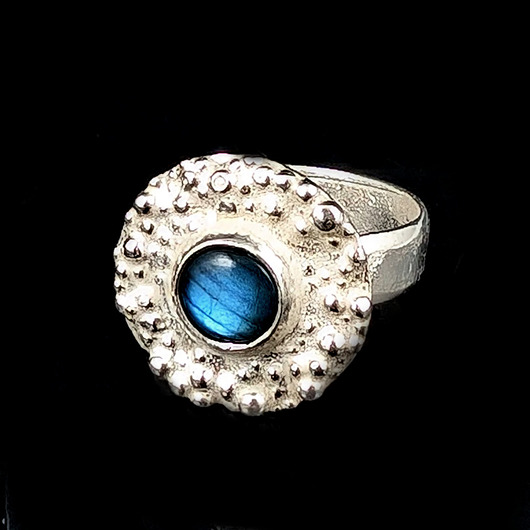 pierścionki srebrne Pierścionek z labradorytem w deszczu srebra