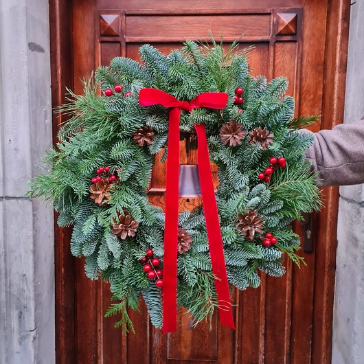 wianki bożonarodzeniowe CZERWONY Wianek Bożonarodzeniowy na drzwi z dzwonkiem