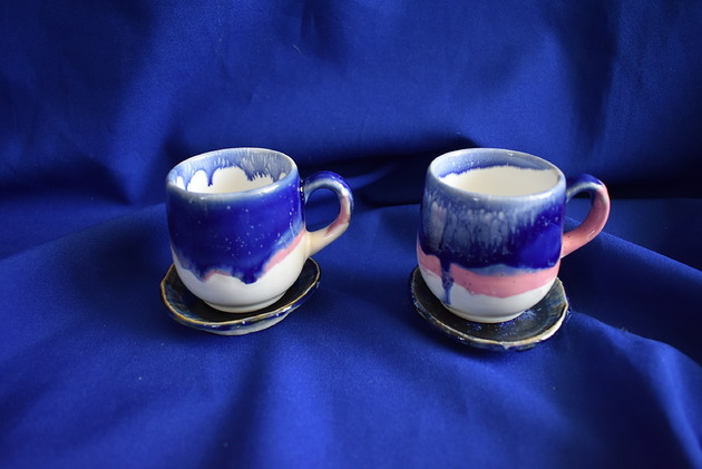 filiżanki Filiżanki ceramiczne niebieskie z różowym