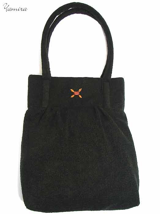 black wool yamira