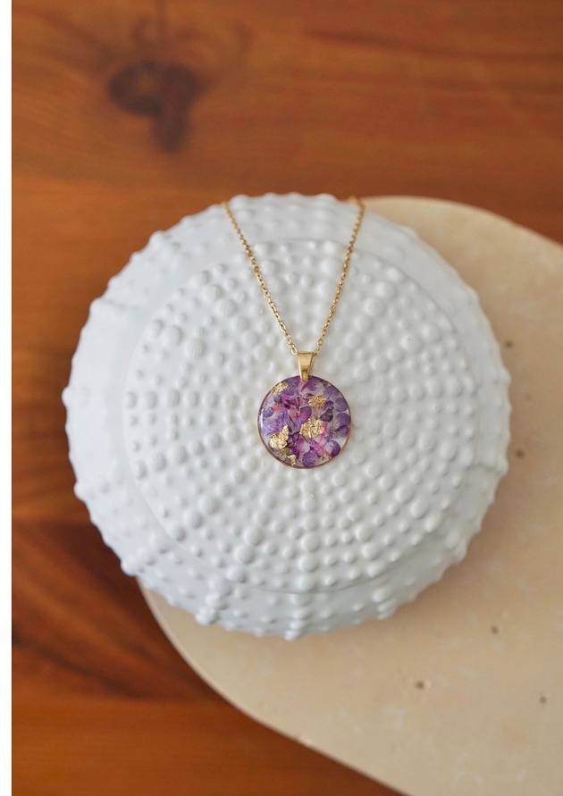 złote naszyjniki Naszyjnik z różowymi i fioletowymi kwiatkami