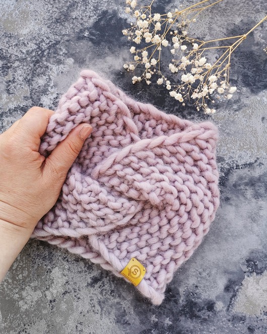 czapki damskie WOOLY wełniana opaska twist pudrowy róż