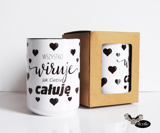Wszystko wiruje jak Ciebie całuje, kubek 450ml Sowia Aleja