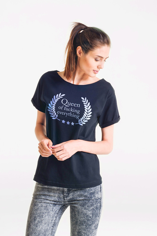 QUEEN WHITE Oversize T-shirt GAU great as You