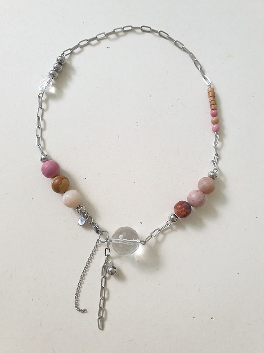 chokery Naszyjnik FANABERIA łańcuchy, kulki kryształ górski, róże