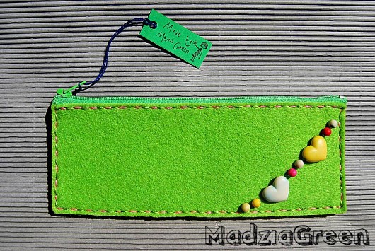Piórnik z serduszkami MadziaGreen