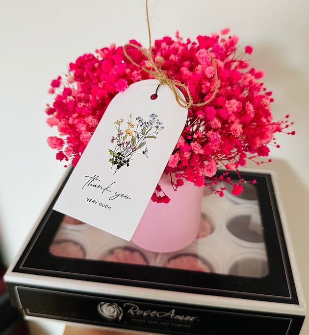 wianki Flowerbox z gipsówką stabilizowaną roz