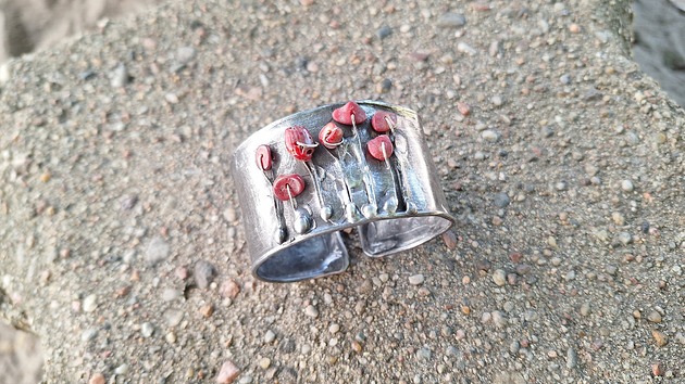 bransoletki wire wrapping Małe maki- bransoletka na zamówienie