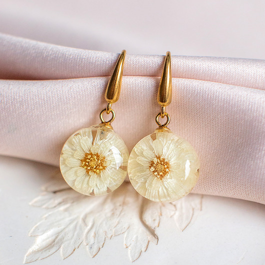 kolczyki z żywicy Kolczyki z krwawnikiem kichawcem