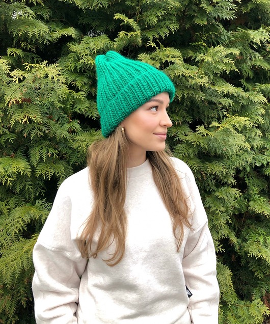 czapki damskie Wełniana zielona czapka Lily long 100% wełna handmade ręcznie robiona