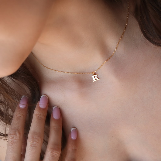 złote naszyjniki Naszyjnik z literką- srebro 925 pozłacane