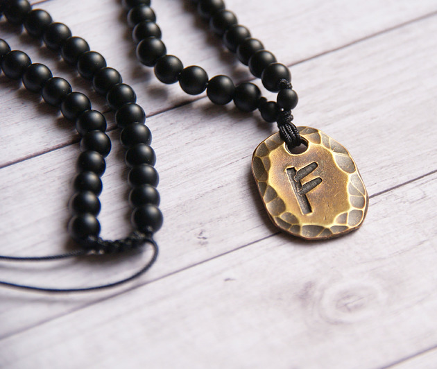 biżuteria męska Runa FEHU : bogactwo materialne i duchowe