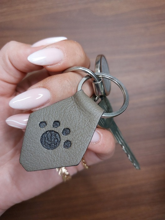 breloki Leather O-Paws Keychain