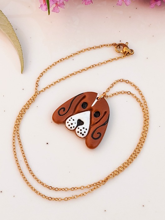wisiory Naszyjnik z pieskiem, basset z podobizną basseta, amulet dla psiary, boho