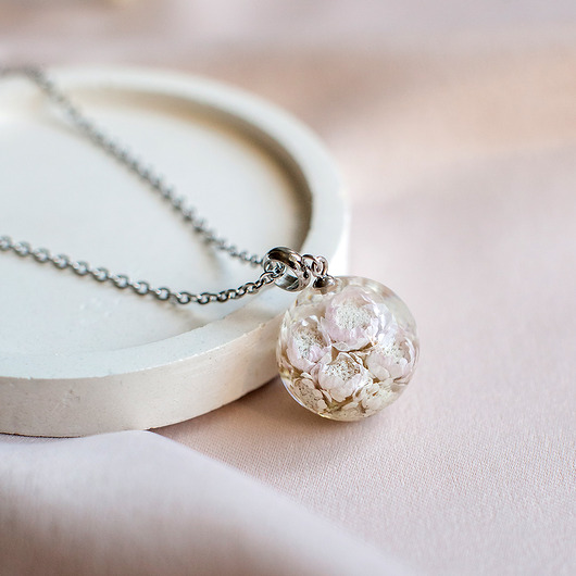 wisiory Wisiorek z kwiatami antenarii